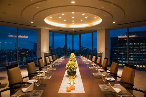 Four Seasons Hotel Tokyo at Marunouchi Reviews, Deals.